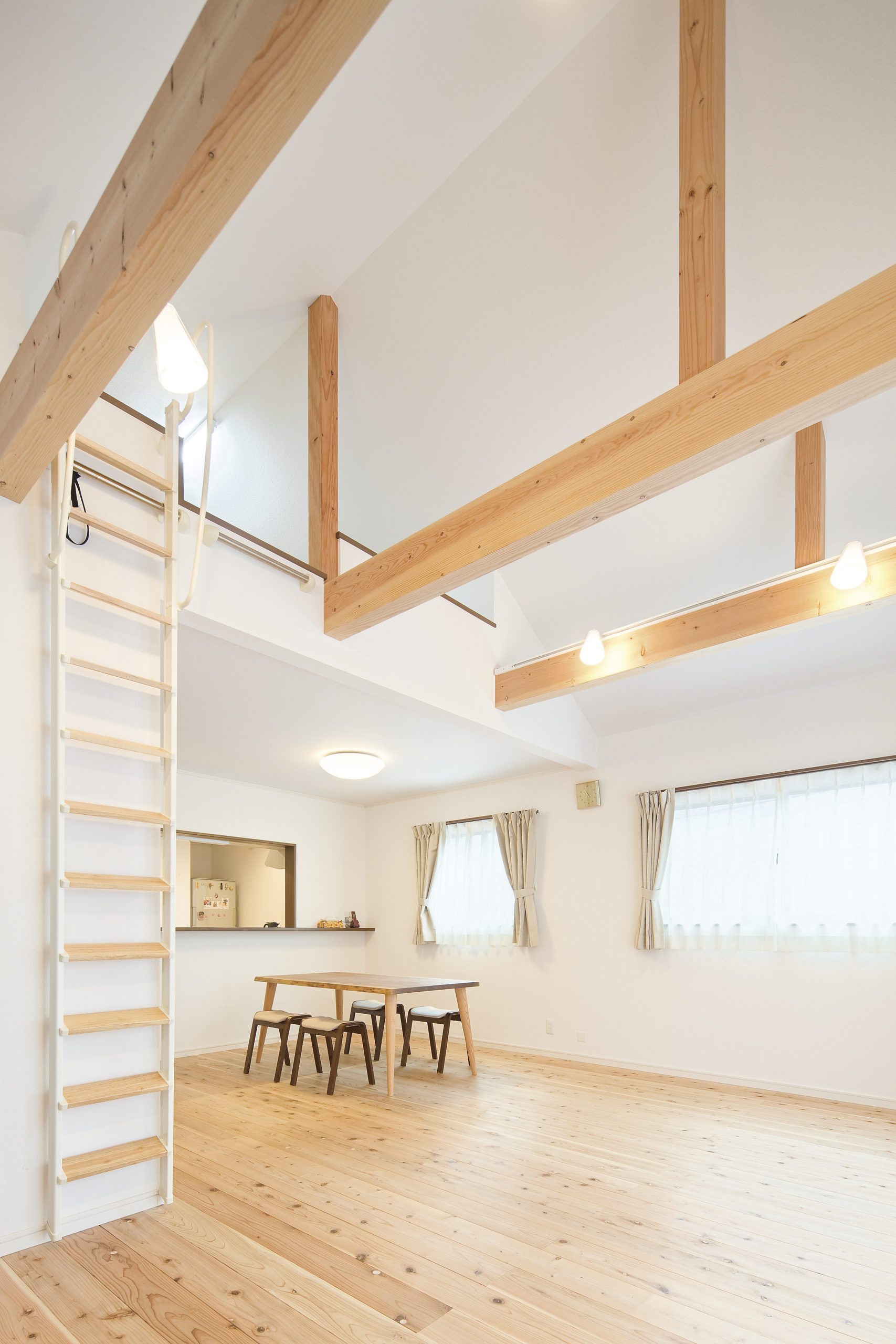 無垢フローリングの種類や特徴、メンテナンスについてご紹介！