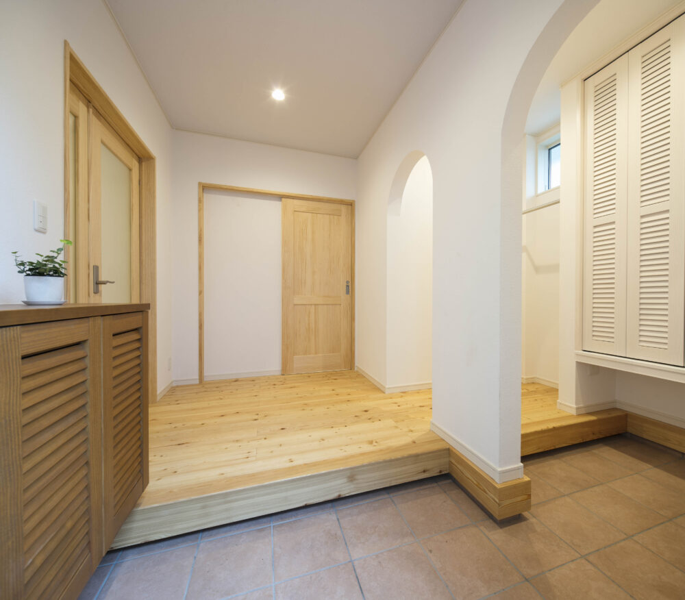 玄関が狭い?広くて使いやすい玄関にするには?のイメージ