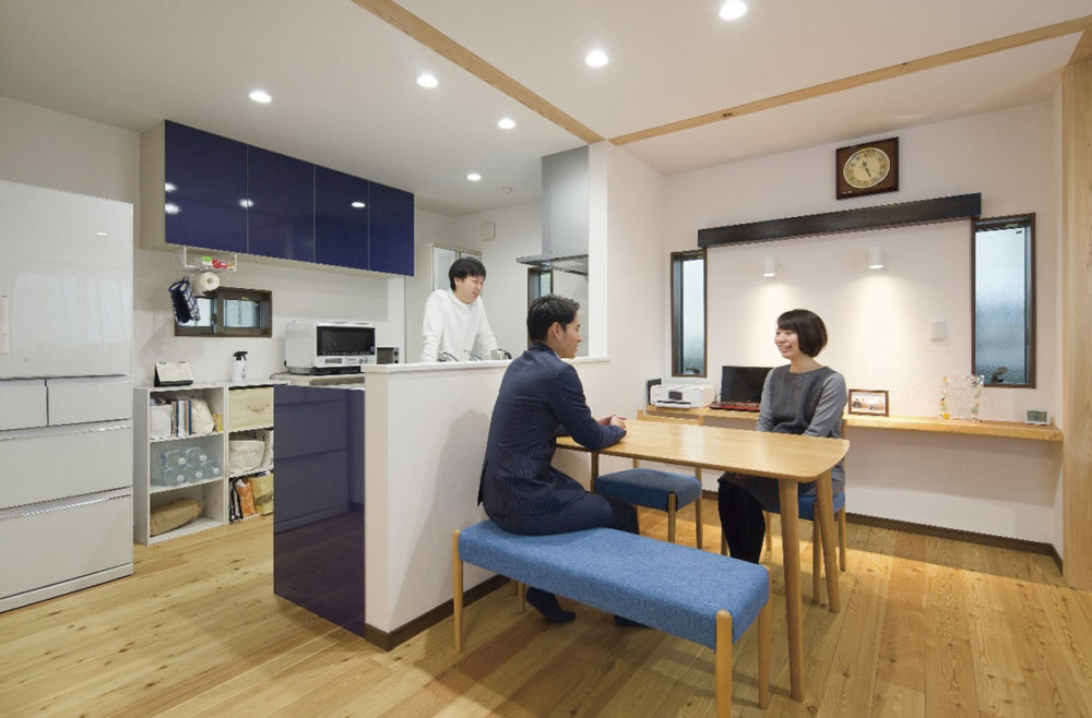 ちょうど良いダイニングテーブルの大きさを決めるコツ【建築事例写真付き】のイメージ